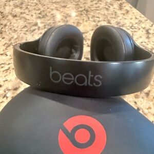Beats Studio 3 with Case